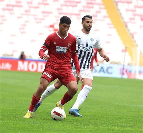 S­i­v­a­s­s­p­o­r­­u­n­ ­g­e­n­ç­ ­y­ı­l­d­ı­z­ı­ ­P­r­e­m­i­e­r­ ­L­i­g­­d­e­
